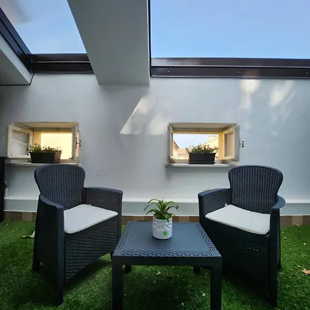 Domus Flavia Apartment *